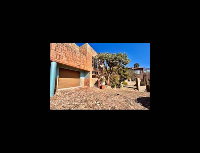 3 BEDROOM HOUSE FOR SALE IN OAKDENE